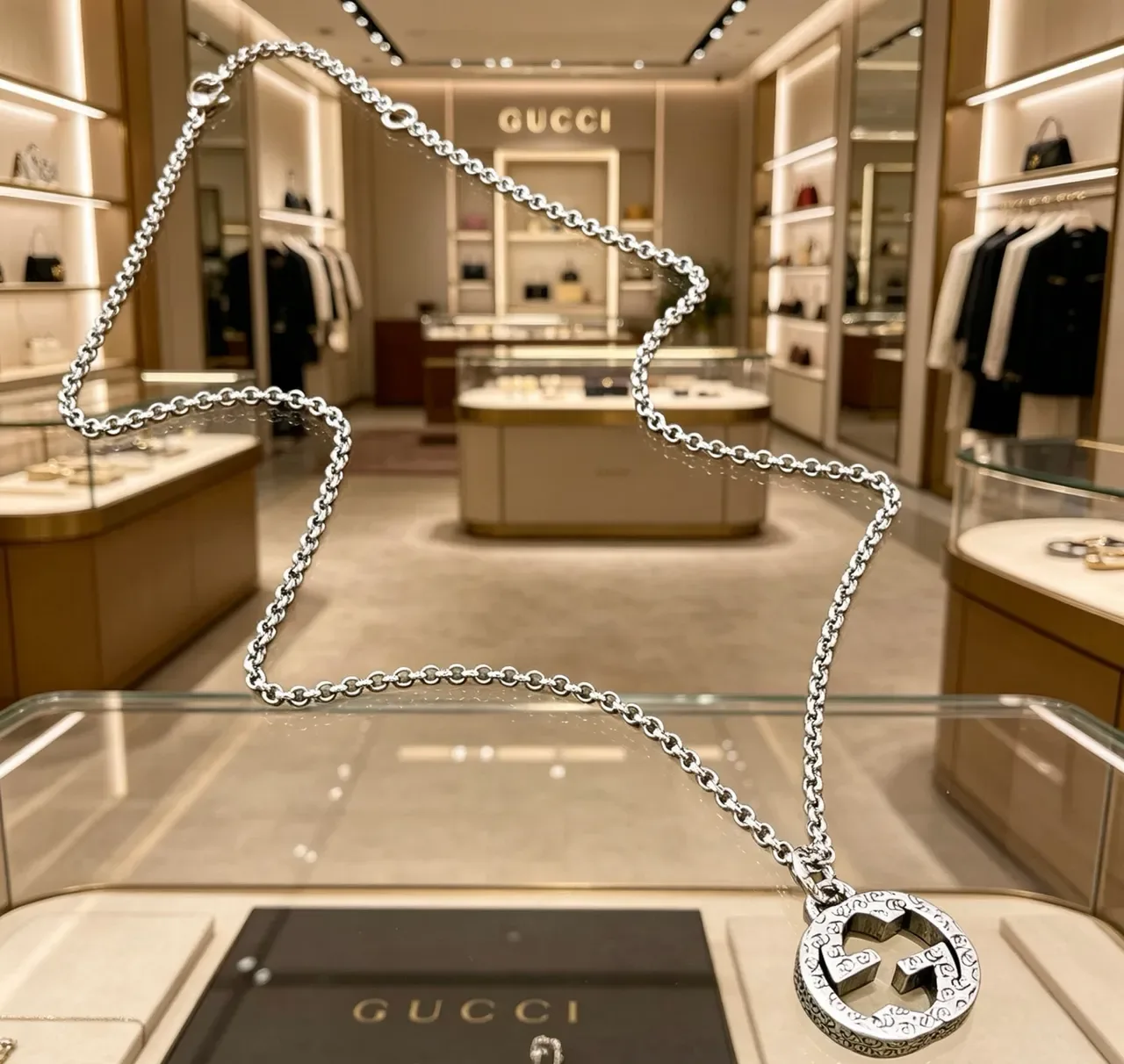 Gucci Silver Interlocking G Pendant Necklace 7