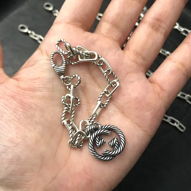 Gucci Silver Twisted-Link Chain Circular Double-G Pendant Bracelet 5