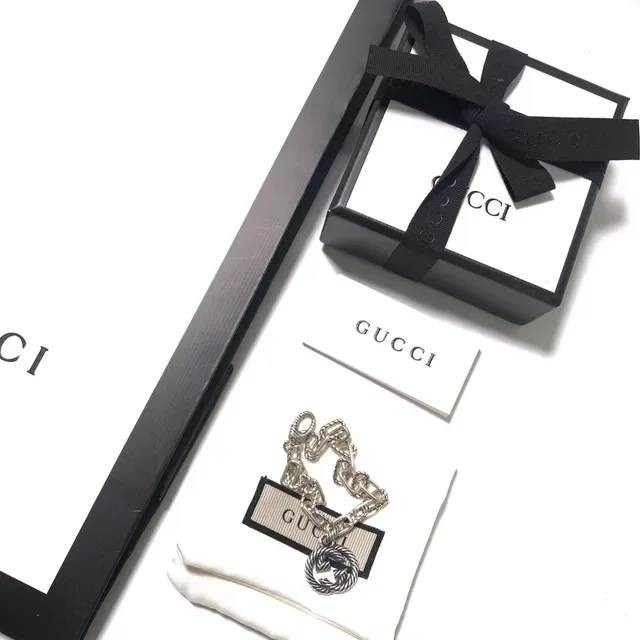Gucci Silver Twisted-Link Chain Circular Double-G Pendant Bracelet 8