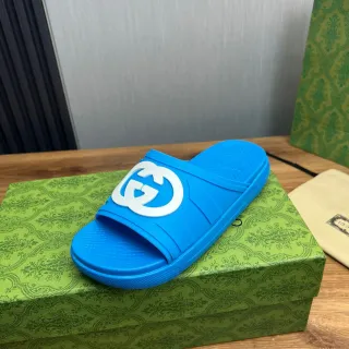 Gucci Slide नील और सफेद लॉगो रबर स्लिपर