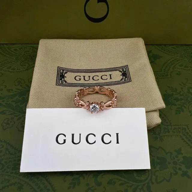 Gucci Bagues Empilées Motif Floral Multi-métal 5