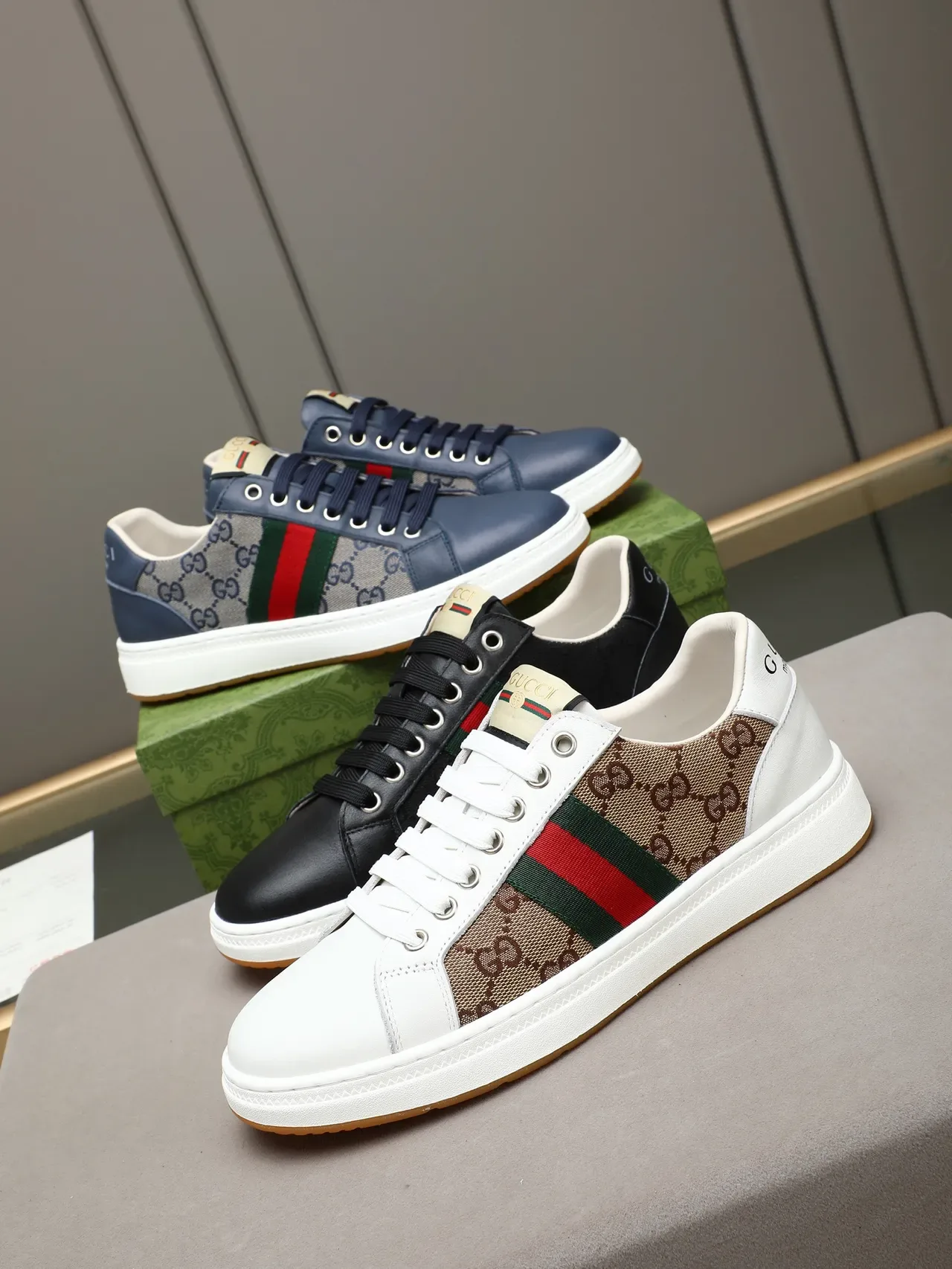 Gucci Tennis 1977 Navy et Gray GG canvas sneakers lifestyle 2