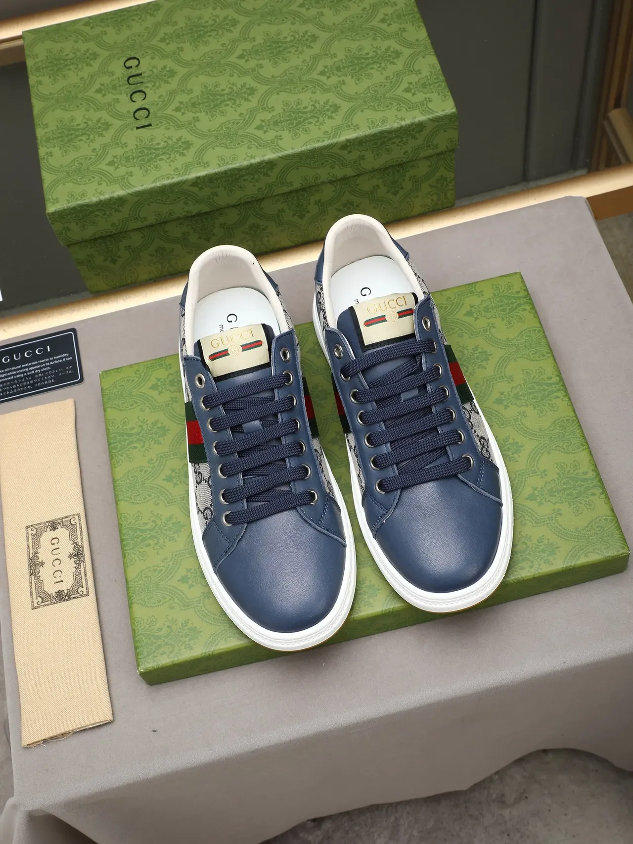 Gucci Tennis 1977 Navy et Gray GG canvas sneakers lifestyle 3