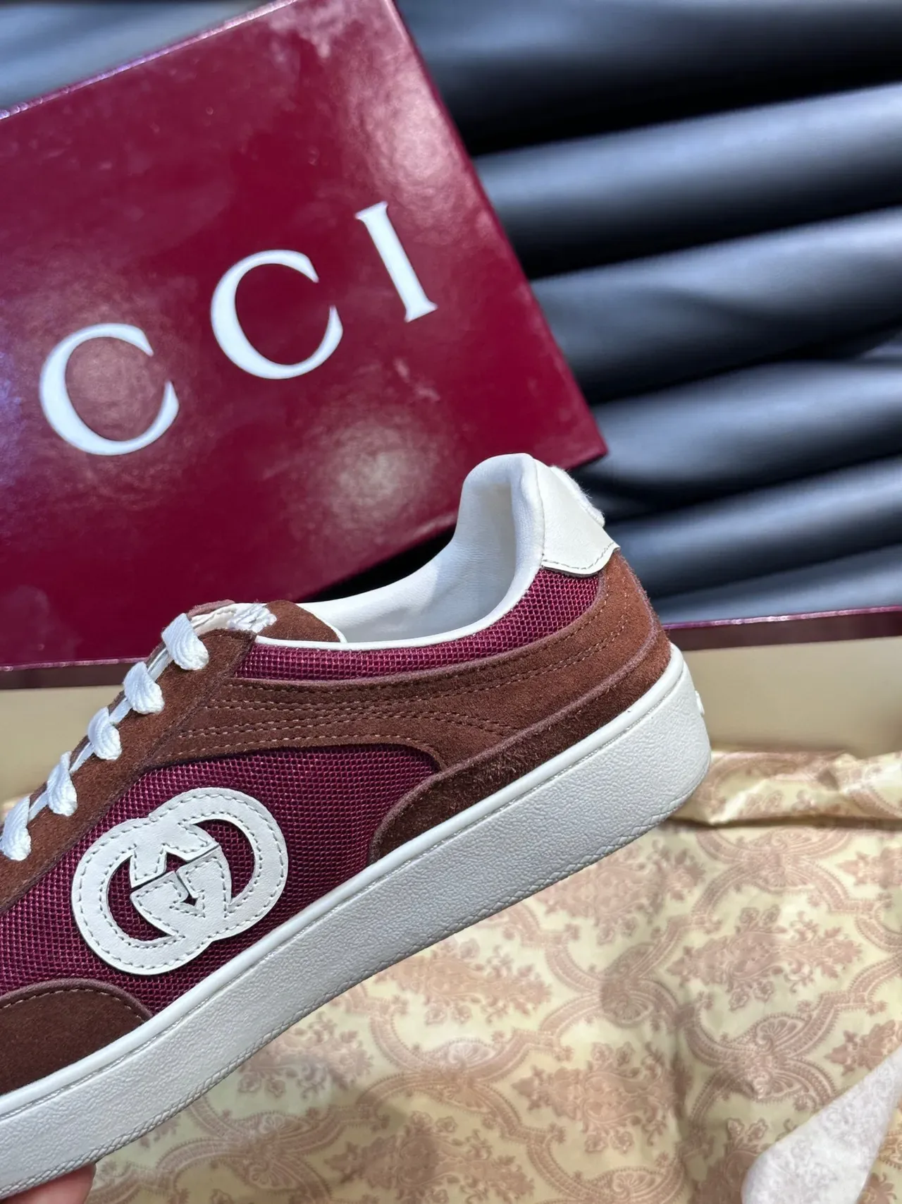 Gucci Tennis 1977 أحمر وبني سويدي شبك لايف ستايل سنيكرز 8