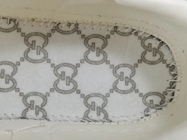 Gucci Tennis 1977 White Red Green Heart Lifestyle Sneaker 2