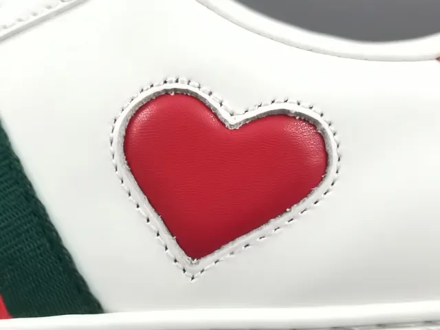Gucci Tennis 1977 White Red Green Heart Lifestyle Sneaker 4