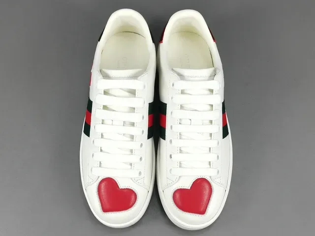 Gucci Tennis 1977 White Red Green Heart Lifestyle Sneaker 18