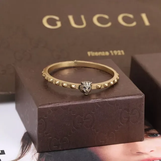 Gucci Tiger Head Bangle Gold Brown Spiked Band Clasp Bracelet 3