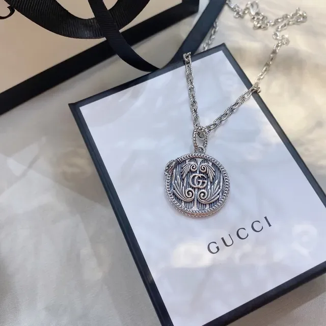 Gucci Tiger Motif Circular Disc Pendant Necklace 8