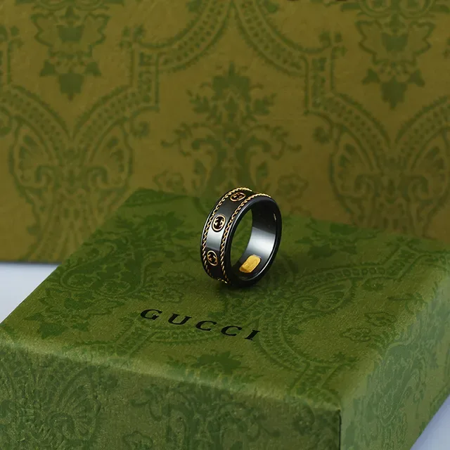 Gucci White Gold Ceramic Trim Ring 8