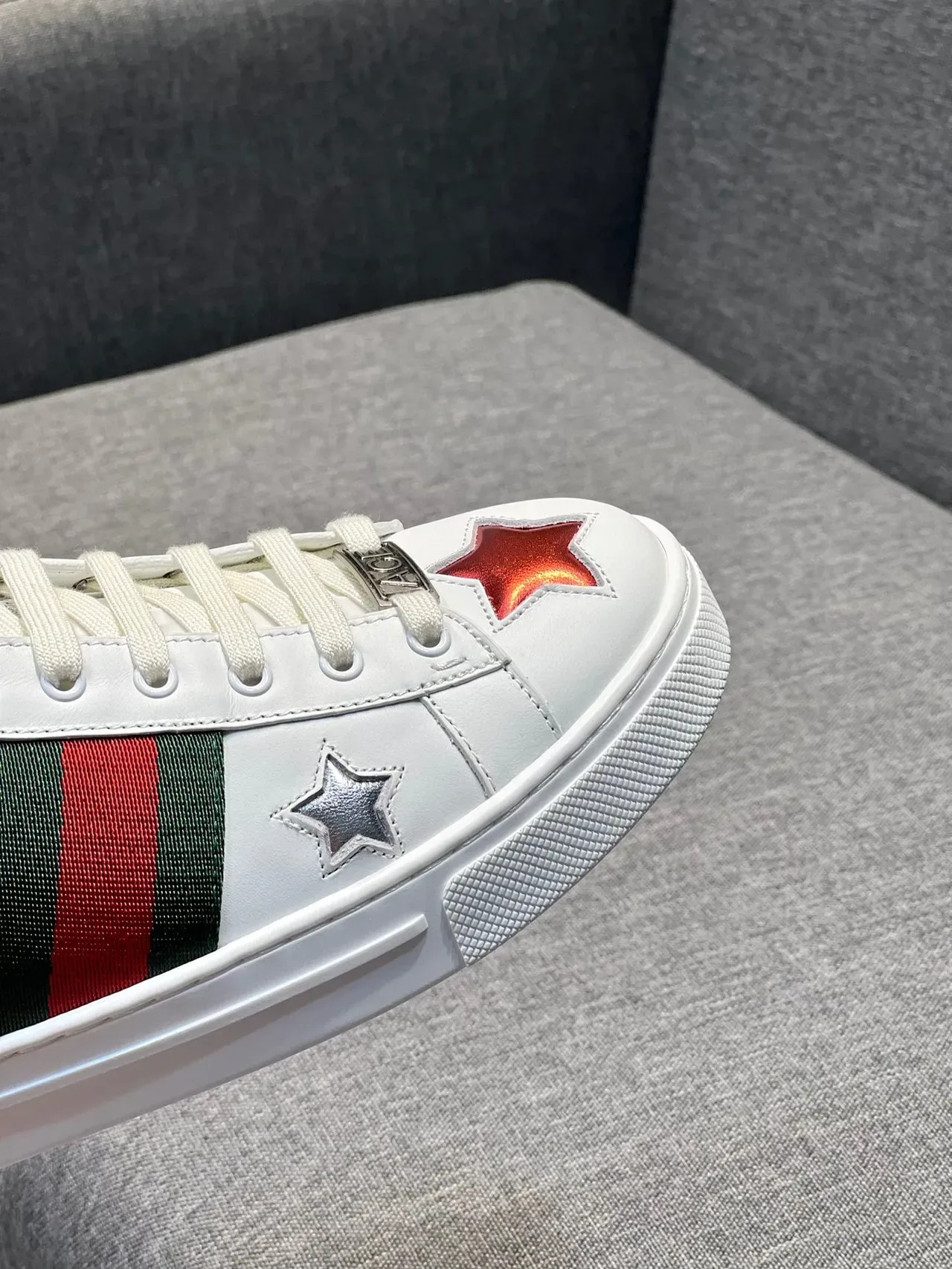 Gucci Zapatillas Lifestyle Blancas Multicolor Cuir Supérieur Détail Rayures Web 3