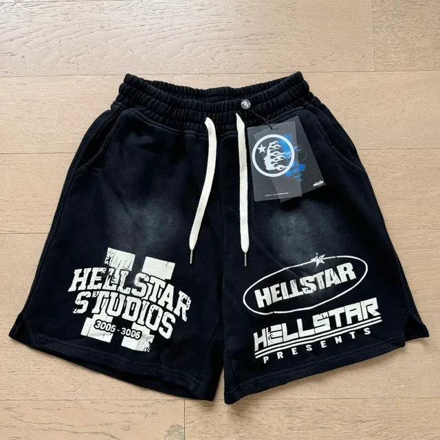 تي شيرت Hellstar أوفرسايز بطباعة جرافيك وأكمام متباينة 8