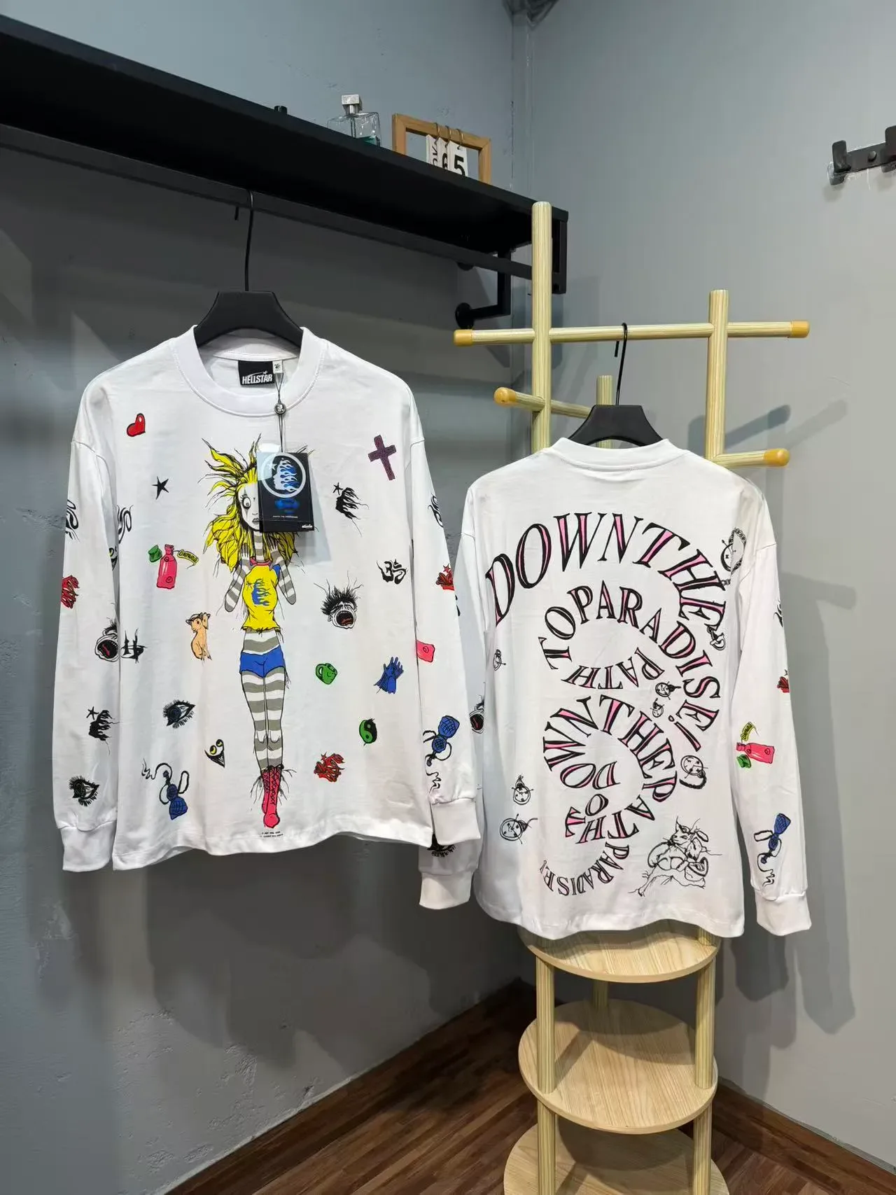 Hellstar Long-Sleeve Graphic Crewneck T-Shirt 10