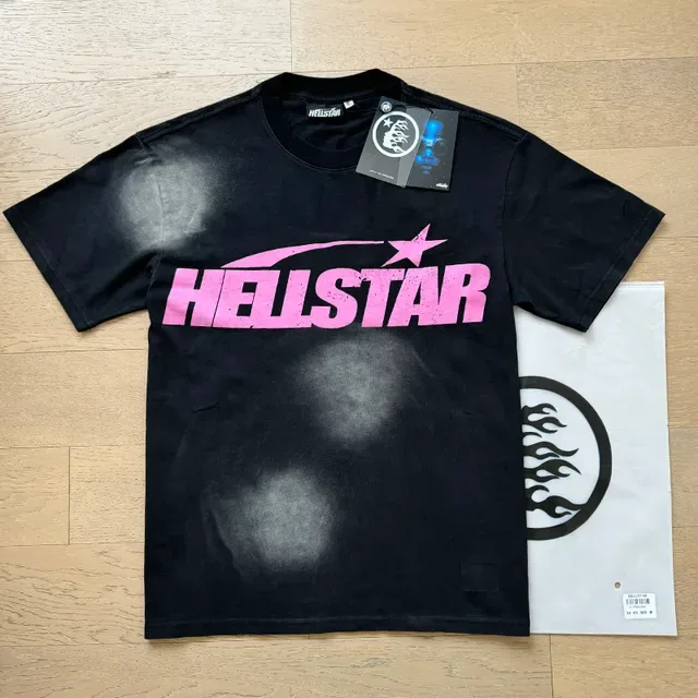 Camiseta Hellstar oversized gráfica rosa desgastada 4