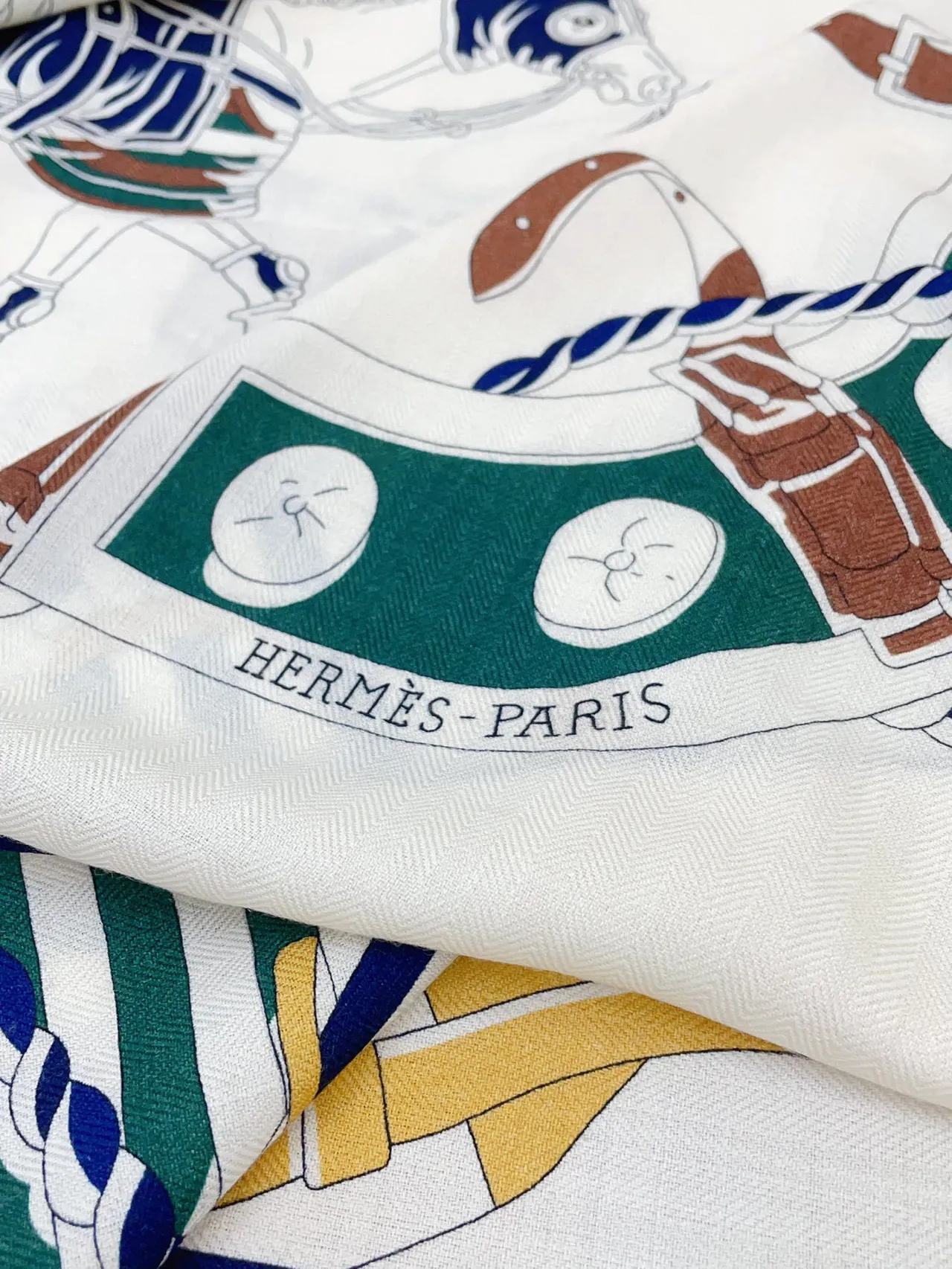 Hermès Beige Navy Equestre Estampa Tecido Seda Cachecol 9