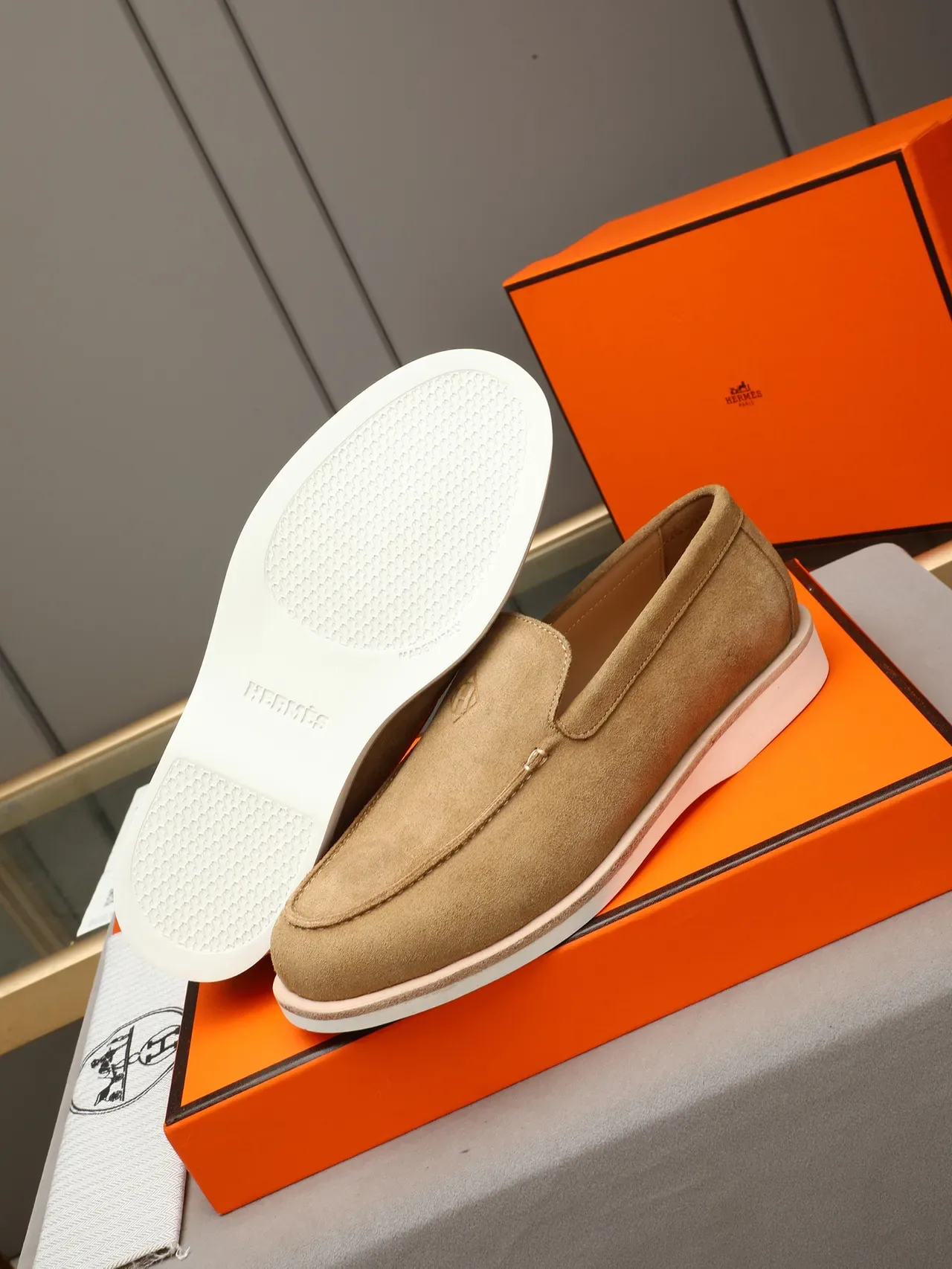 Hermès Beige White Suede Upper Moc-Toe Stitching Loafer 4