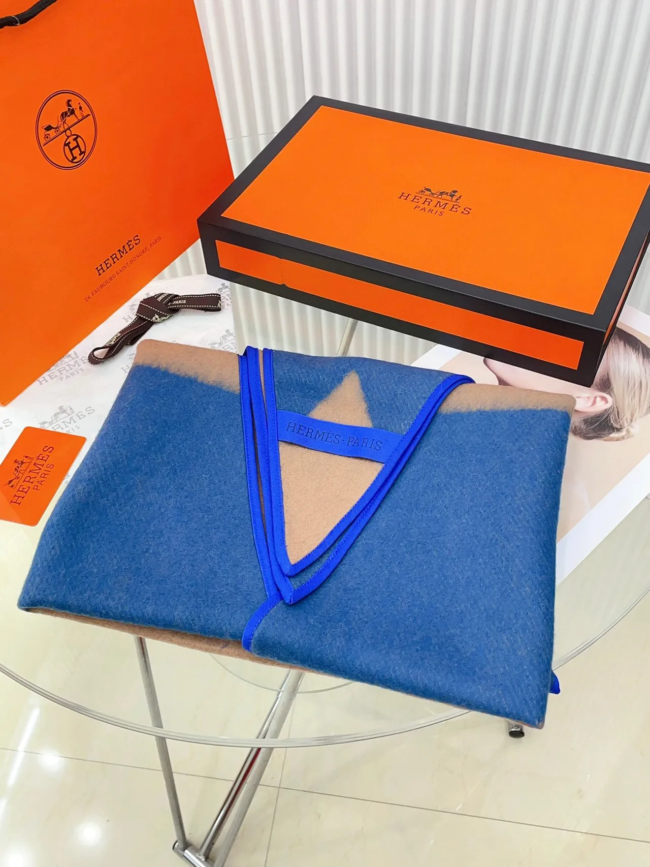 Hermès नीला भूरा ज्यामितीय त्रिभुज पैटर्न रिब्ड बॉर्डर ट्रिम स्कार्फ 7