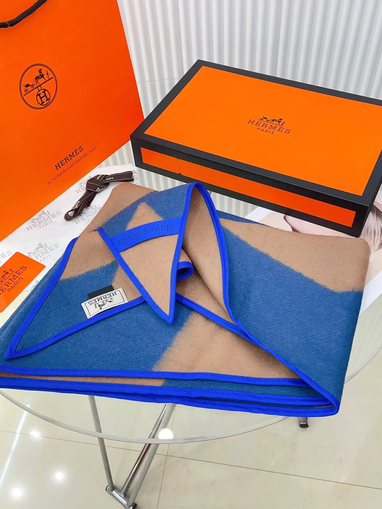 Hermès नीला भूरा ज्यामितीय त्रिभुज पैटर्न रिब्ड बॉर्डर ट्रिम स्कार्फ 8