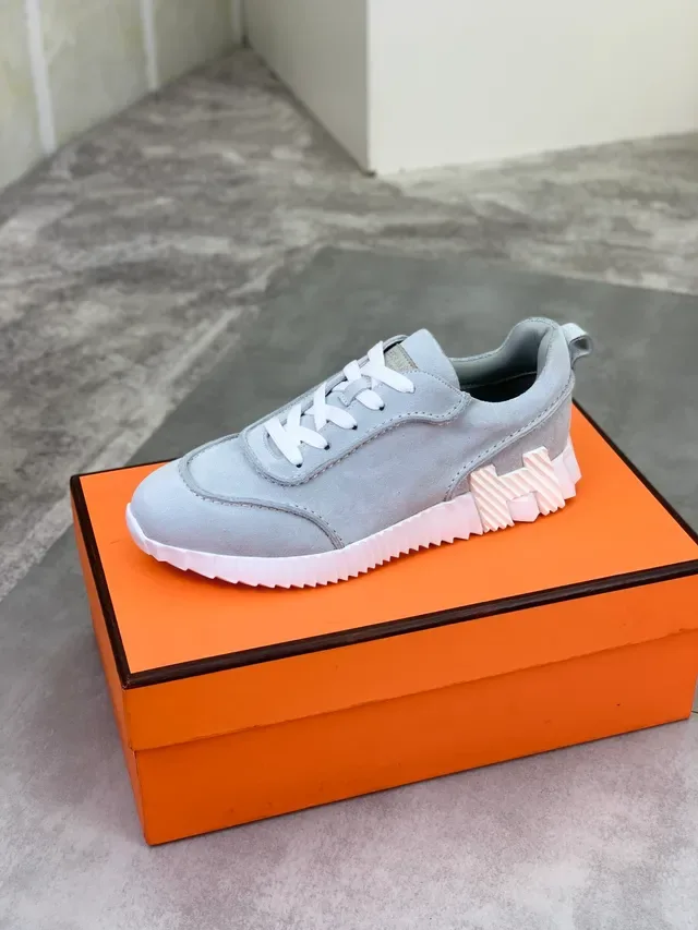Hermès Gris Blanc Suède Tige Semelle à Relief Sneakers Lifestyle 4