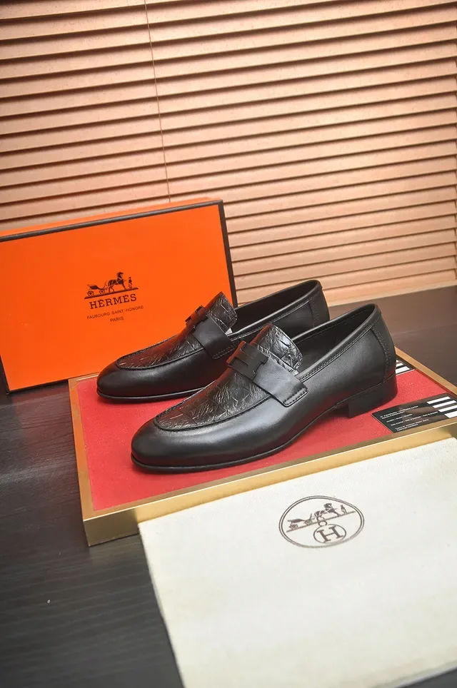 Hermès Oran Black Croc-Embossed Leather Loafers 4