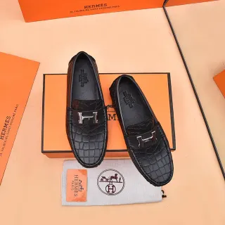 Hermès Oran Mocasines de cuero negro con embossing de cocodrilo hebilla H
