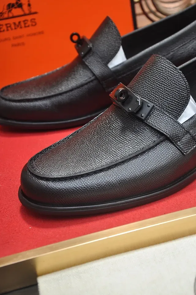 Hermès Oran Black Textured Leather Stirrup Loafers 2