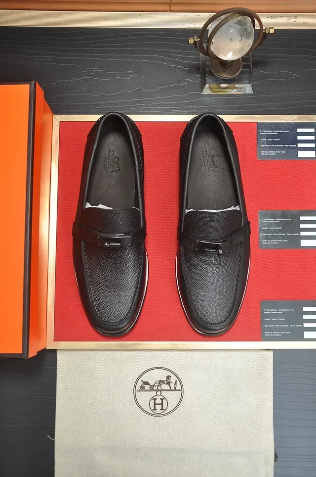 Hermès Oran Black Textured Leather Stirrup Loafers 5