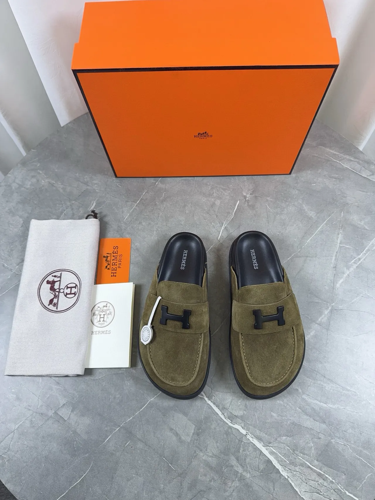 Hermès Oran Loafer Camurça verde oliva Fivela H Slip-On Loafer 2