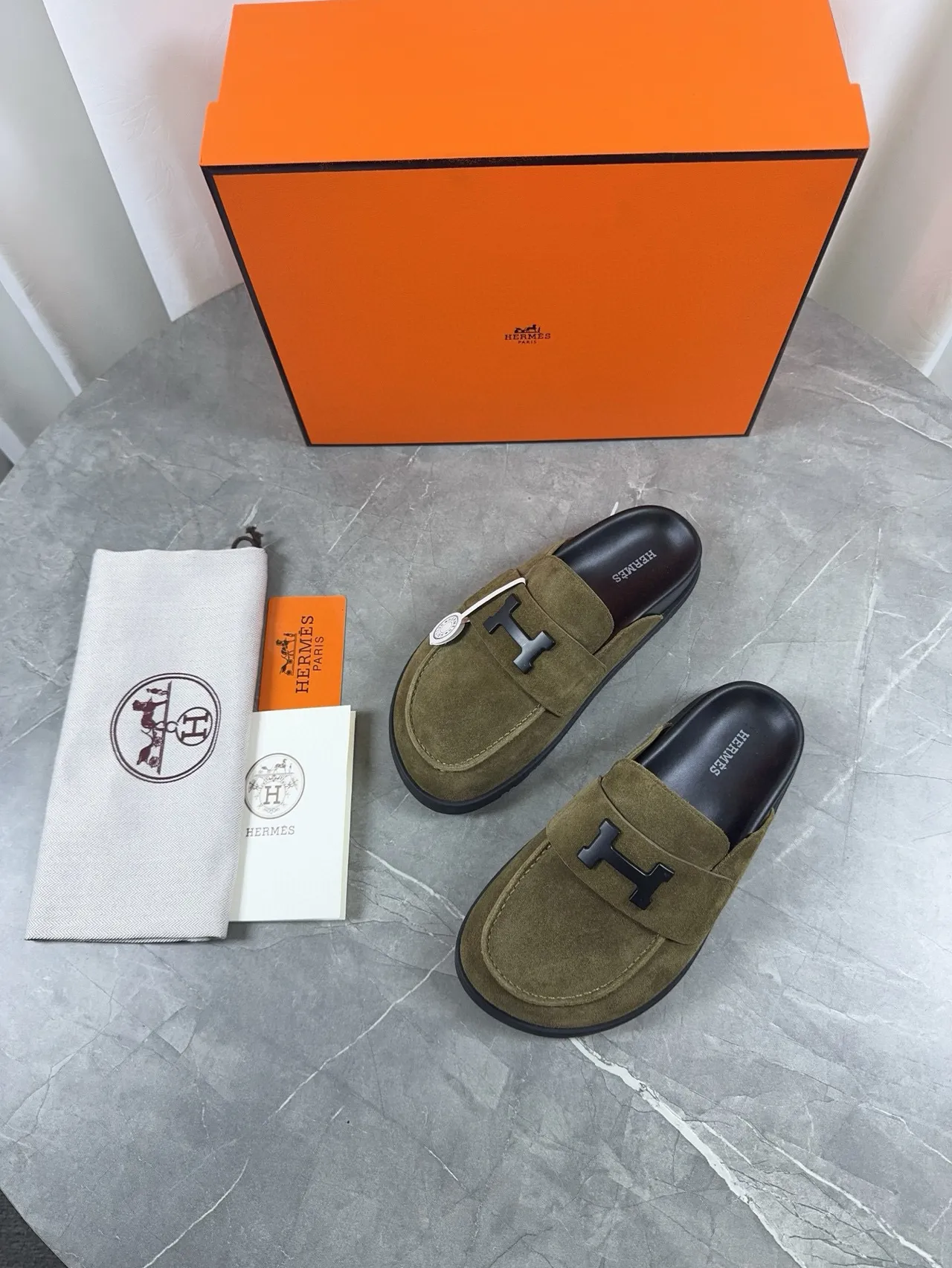 Hermès Oran Loafer Camurça verde oliva Fivela H Slip-On Loafer 3