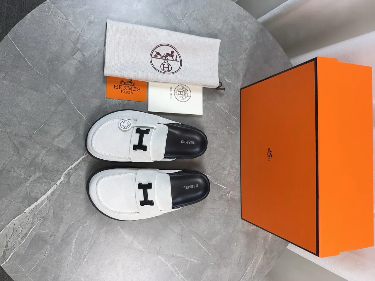 Hermès Oran Loafer Daim blanc Sangle H-Logo Lacet slip-on Loafer 2