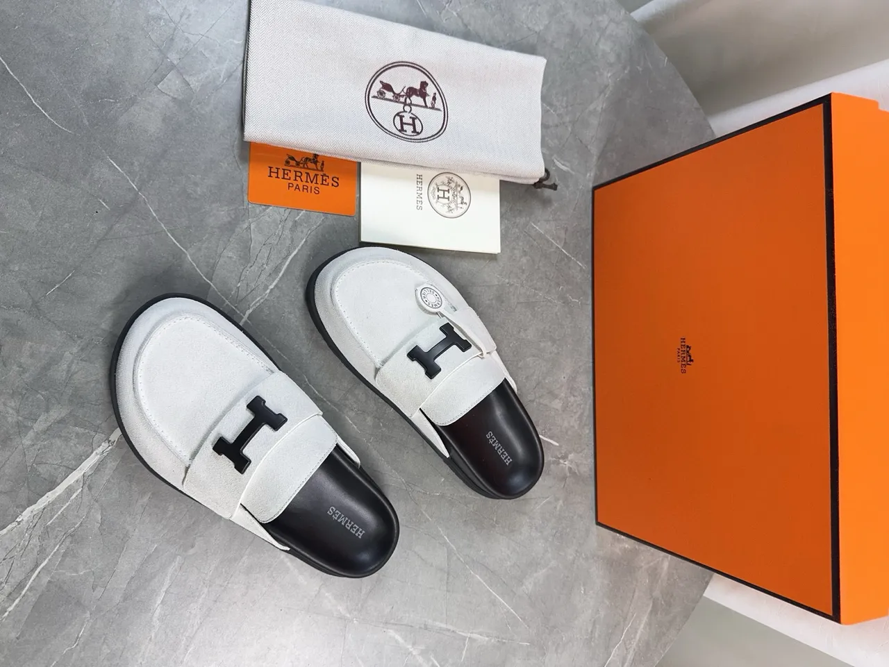 Hermès Oran Loafer Daim blanc Sangle H-Logo Lacet slip-on Loafer 3
