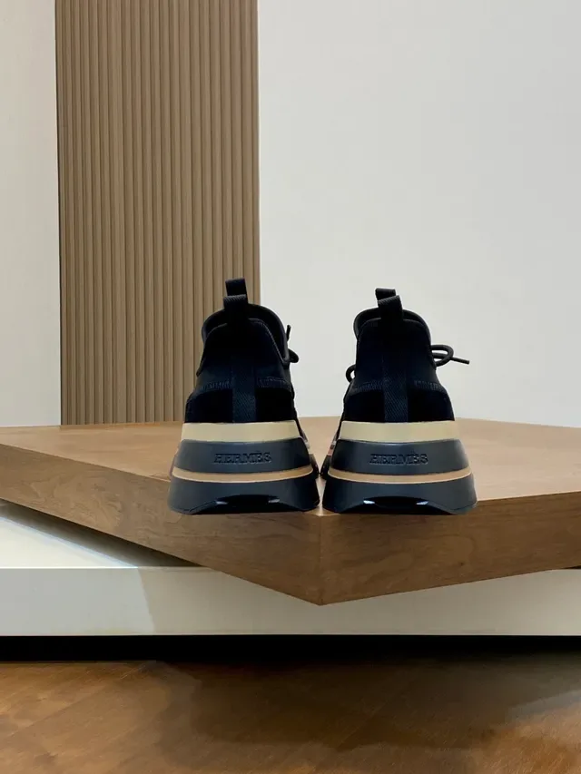Hermès Oran-Style sneaker lifestyle en velours noir et semelle beige stratifiée 3