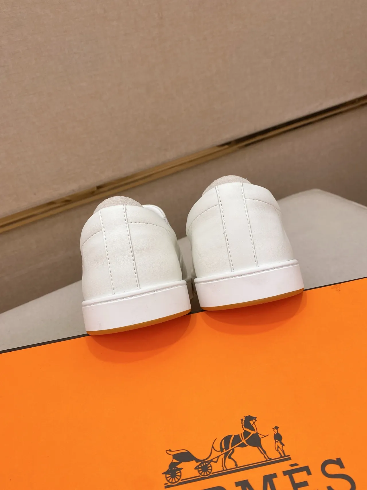 Hermès Oran Branco Ouro Slip-On Couro limpo Tênis lifestyle 3