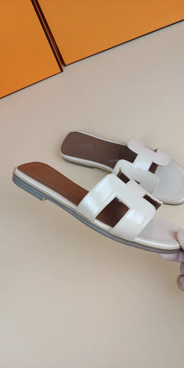 Hermès Oran White Patent Leather Slippers 2