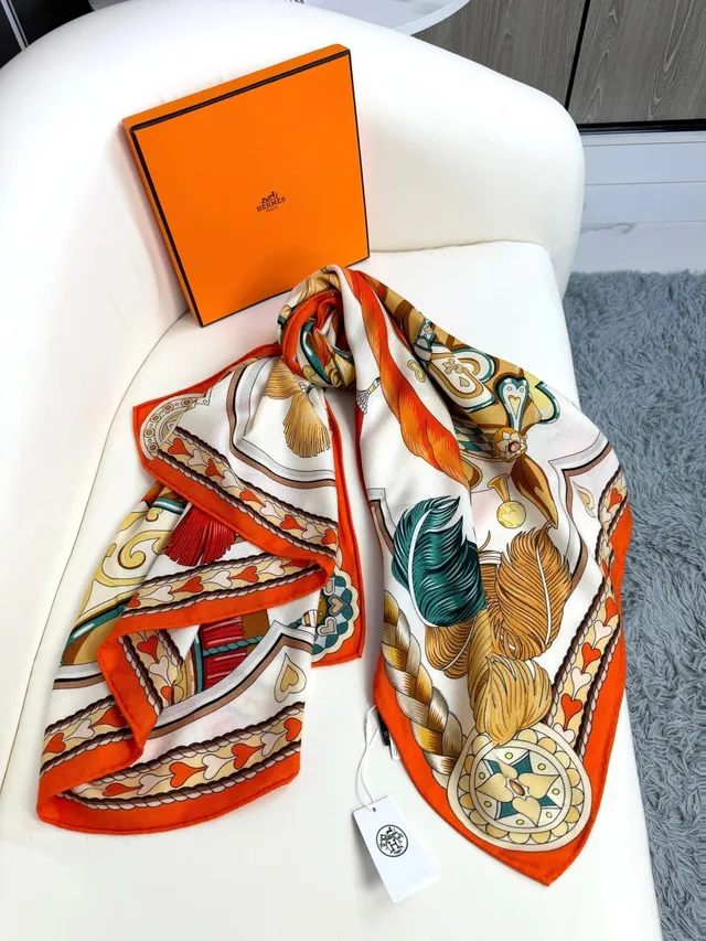 Hermès Printed Medallion and Braided Rope Silk Scarf 9