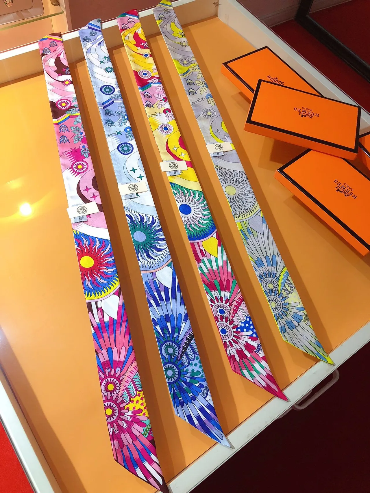 Hermès Twilly multicolor estrecho estampado vibrante pañuelo de seda 7