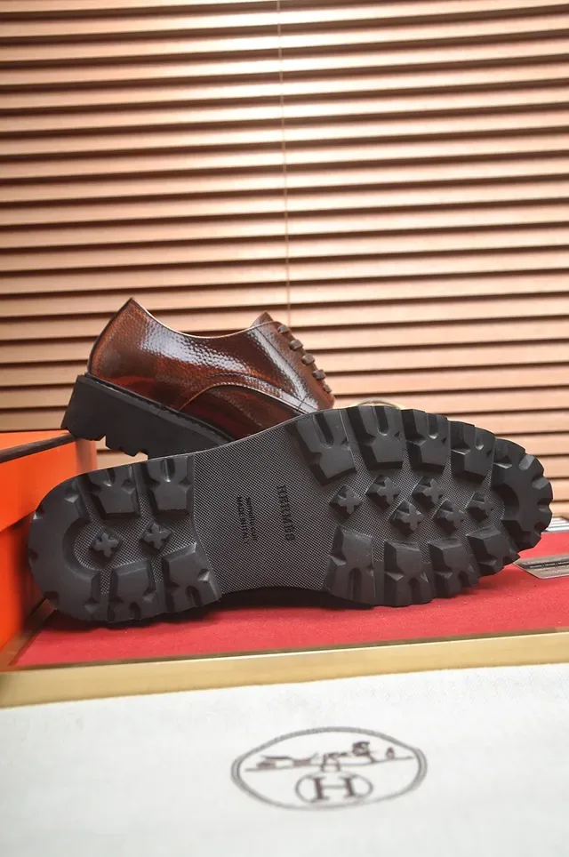 Hermès Chaussures Oxford en Cuir Poli à Cap-Toe de Deux Tons Marron 3