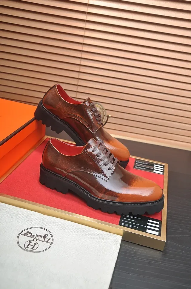 Hermès Chaussures Oxford en Cuir Poli à Cap-Toe de Deux Tons Marron 4
