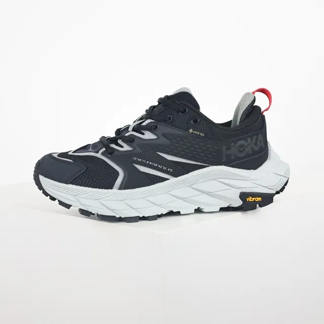Hoka Noir Blanc Semelle Intermédiaire Épaissie Sculptée Vibram Lugs Agressives Chaussures de course 9