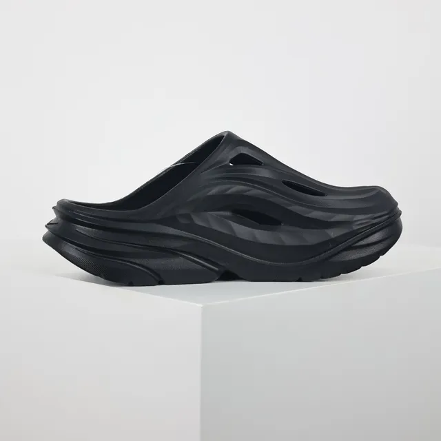 Hoka ORA Recovery كلوج أسود 7