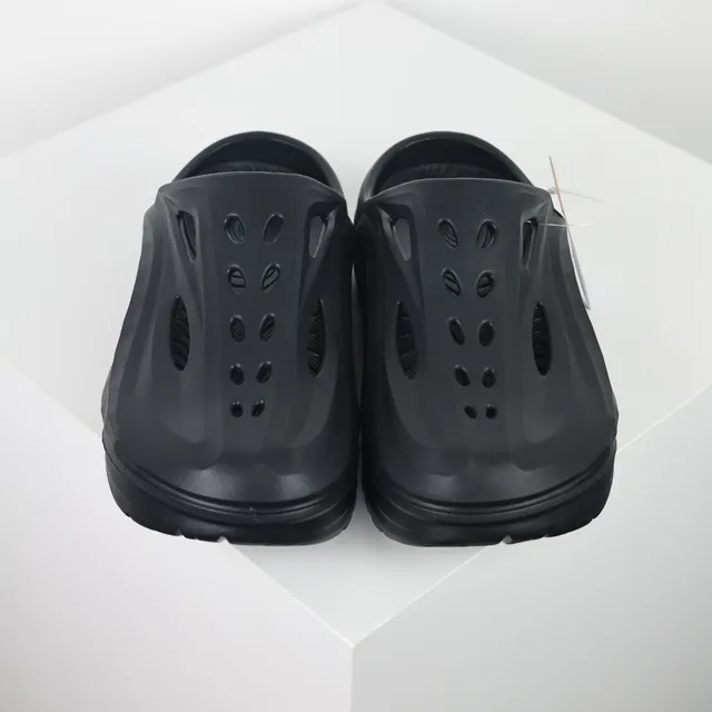 Hoka ORA Recovery كلوج أسود 8