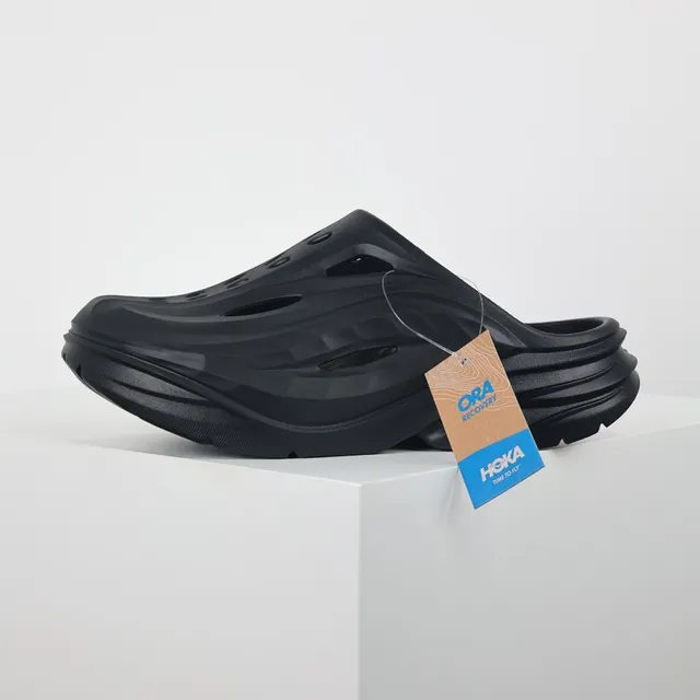 Hoka ORA Recovery كلوج أسود 9