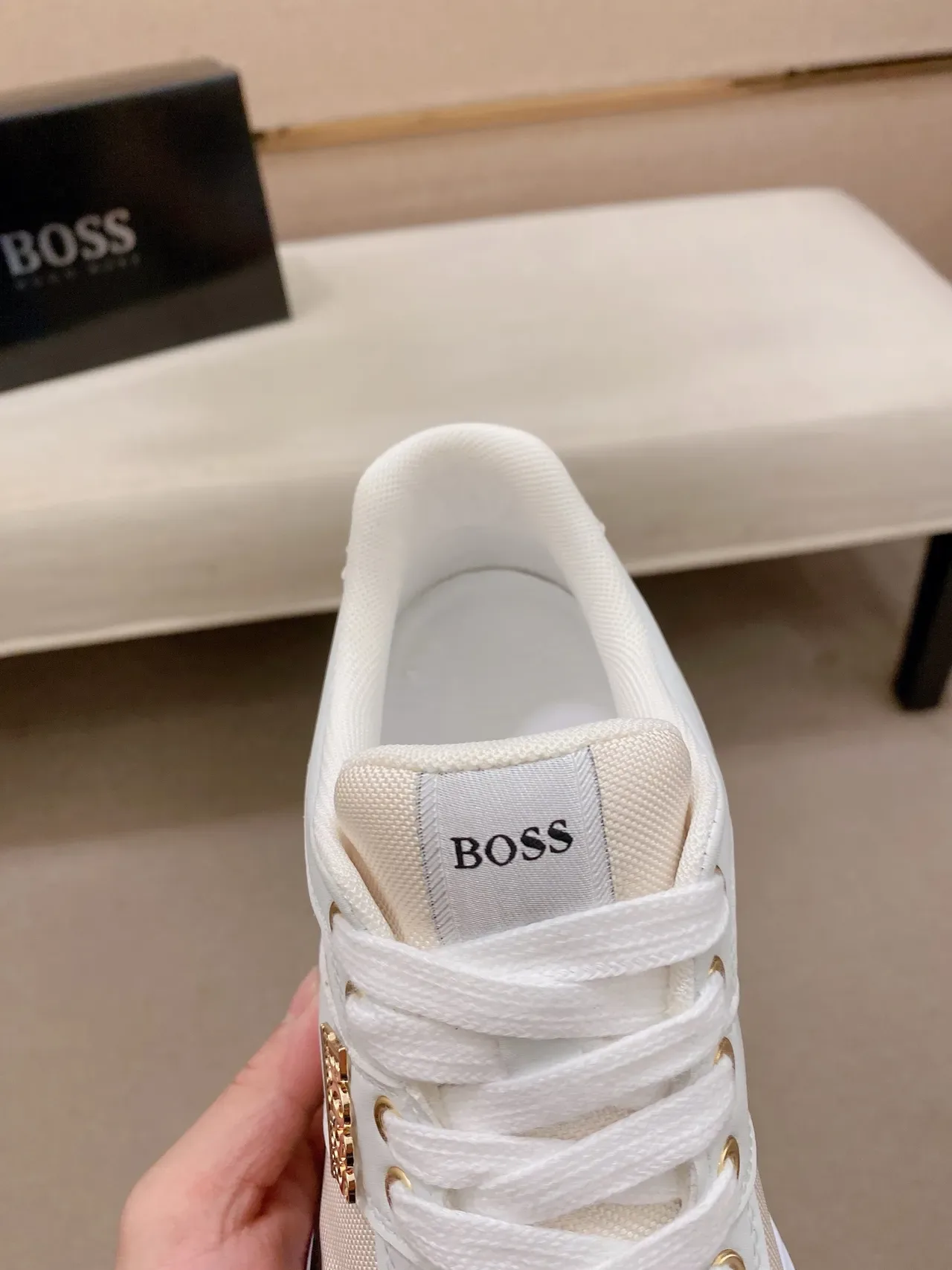 Hugo Boss Beige Noir Tissu Mixte Et Synthétique Partie Supérieure Œillets Métalliques Dorés Chaussures De Sport 4