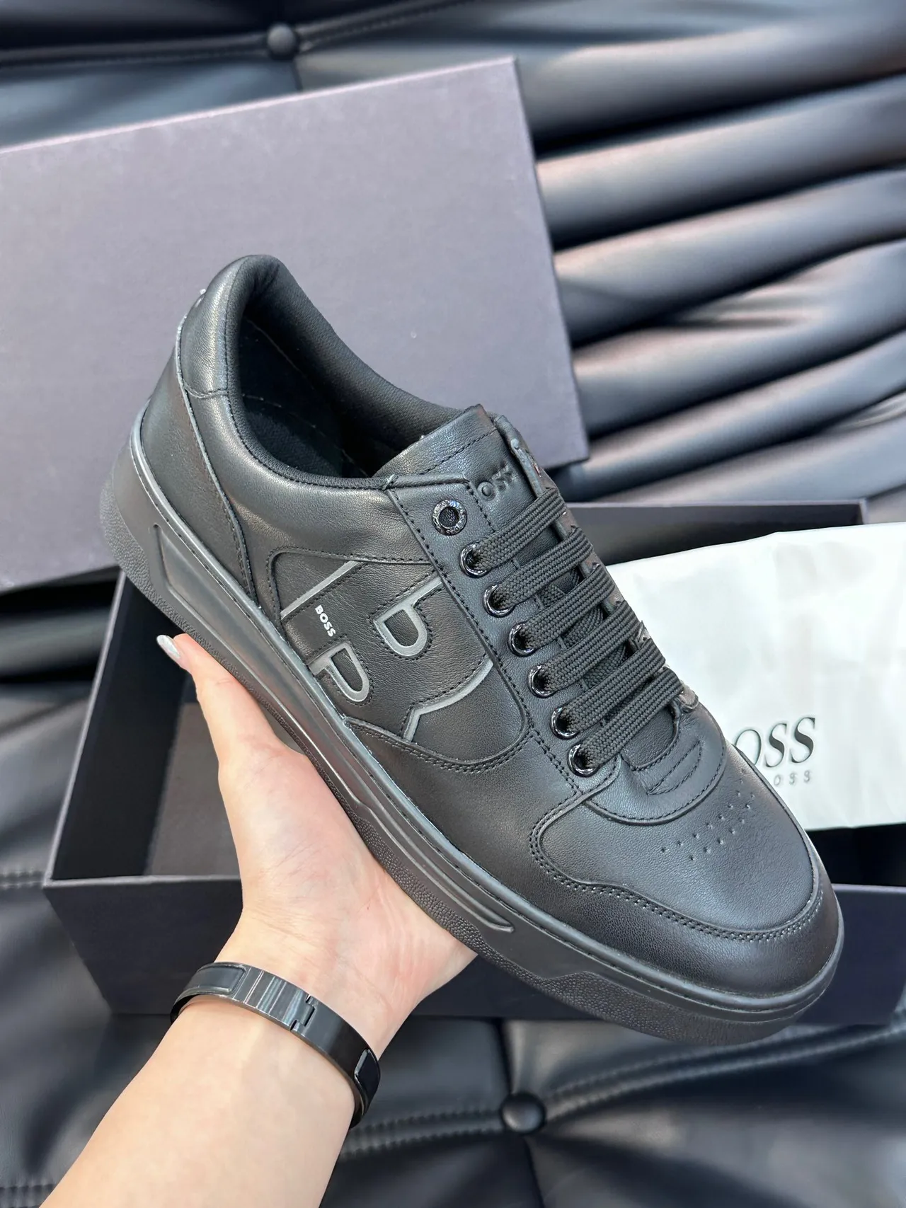 Hugo Boss Tênis Lifestyle de Couro Preto Low-Top 5
