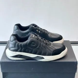 Hugo Boss حذاء رياضي أنيق أسود أبيض جلد مبطن مع فتحات في الصندوق