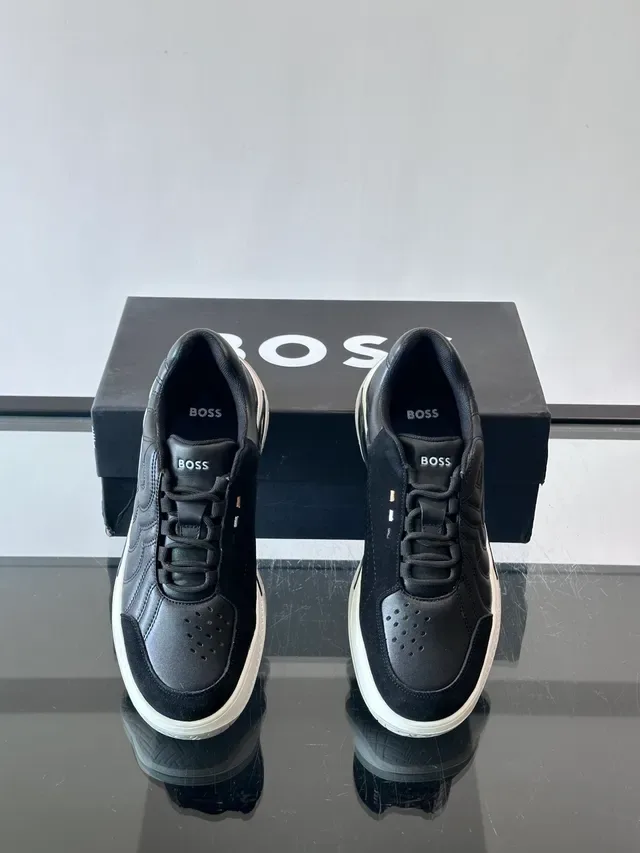 Hugo Boss Sneakers Lifestyle Noir Blanc en Cuir Matelassé avec Boîte à orteils Perforée 2