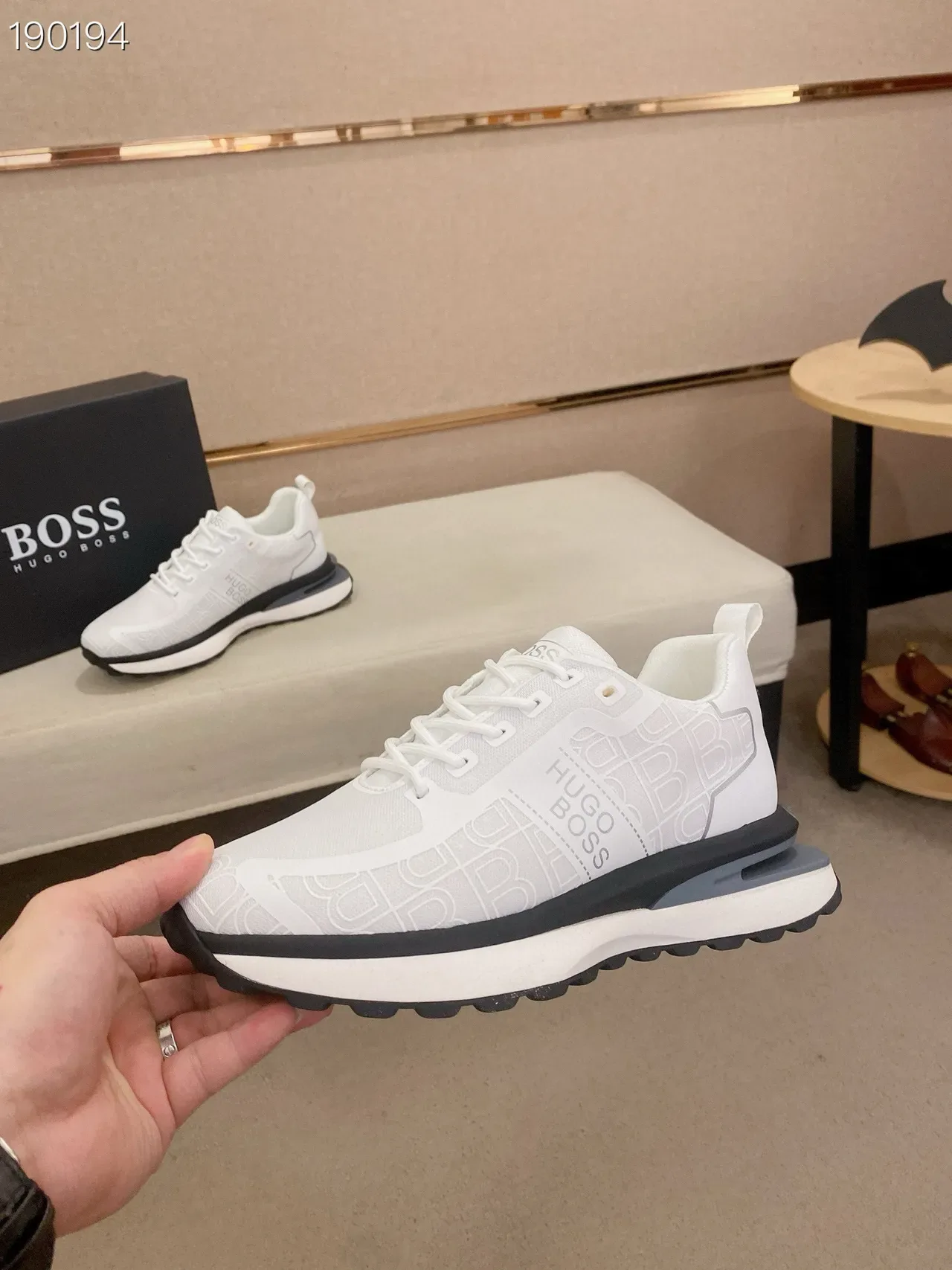 Hugo Boss طباعة المونوغرام أبيض أحذية رياضية أسلوب الحياة 5