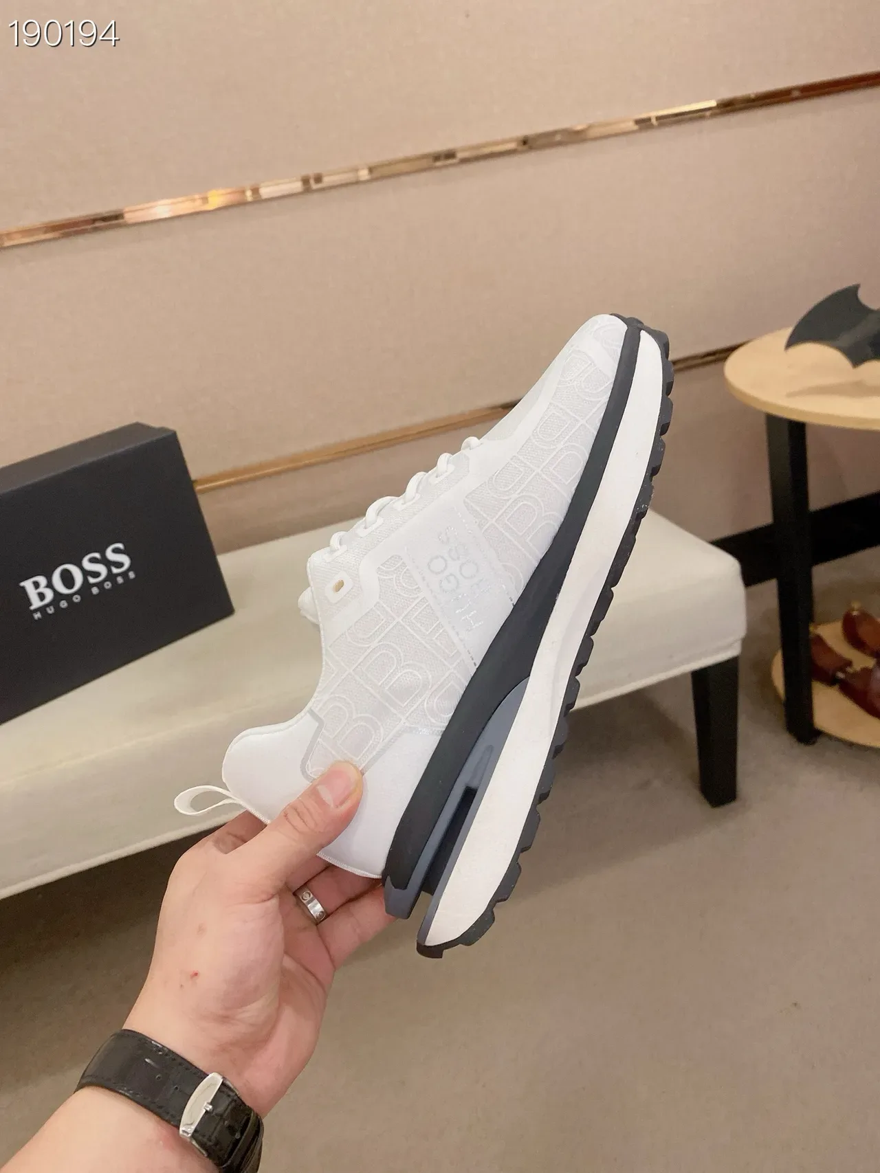 Hugo Boss طباعة المونوغرام أبيض أحذية رياضية أسلوب الحياة 8