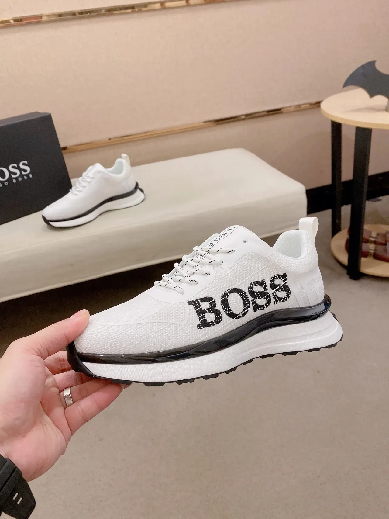Hugo Boss Blanc Noir Maille Tricotée Empeigne Logo Latéral Bold Sneakers Lifestyle 3