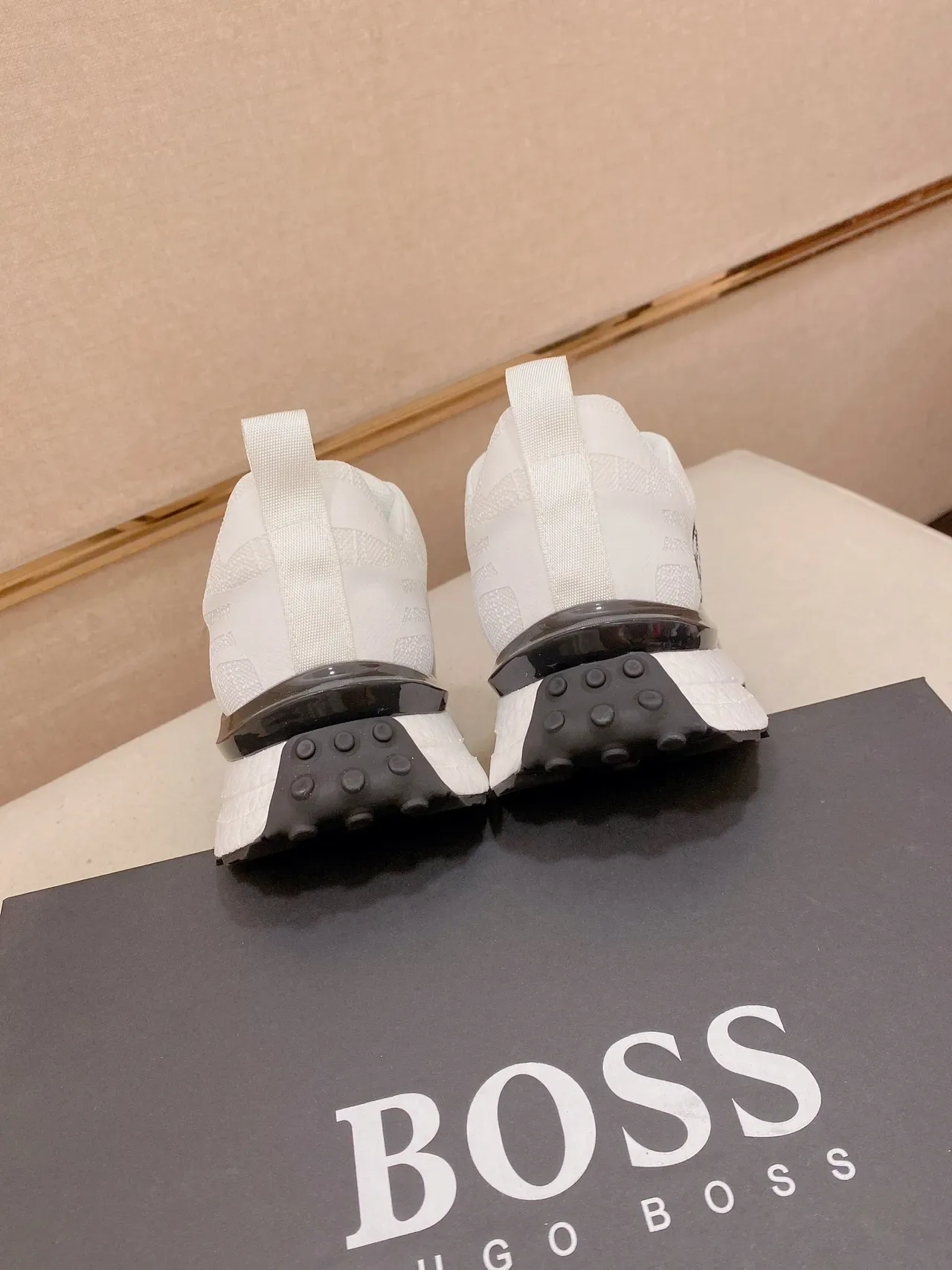 Hugo Boss Blanc Noir Maille Tricotée Empeigne Logo Latéral Bold Sneakers Lifestyle 8